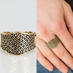 Paparazzi ‘Desert Waves’ Ring